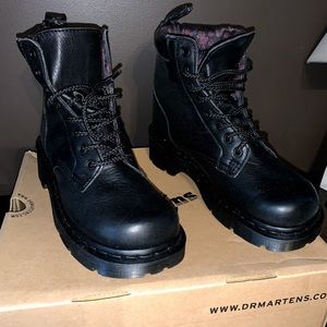 NEW Dr. Martens Airwalk Combat Boots size 8